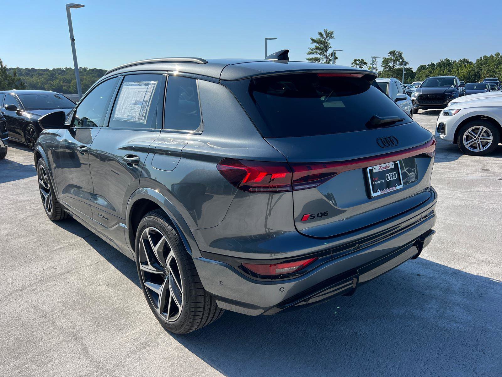 New 2025 Audi SQ6 e-tron Prestige w/ 21" Black Optic Wheel Package image 7