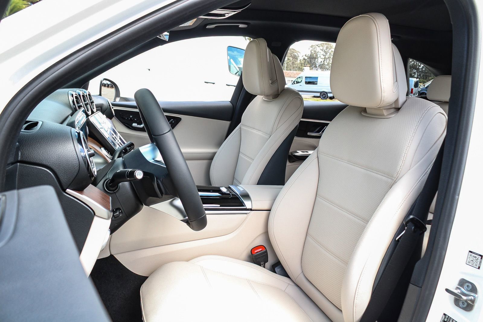 New 2026 Mercedes-Benz GLC 300 4MATIC image 17