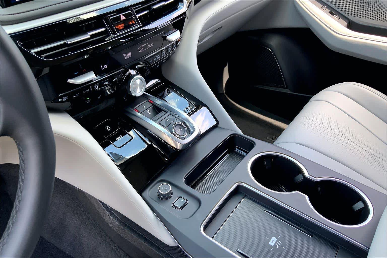 Used 2026 Acura MDX SH-AWD w/ Technology Package image 17