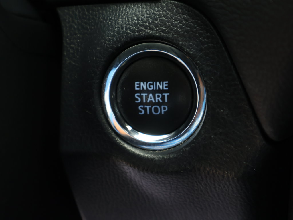 Used 2020 Toyota RAV4 XLE Premium FWD image 39