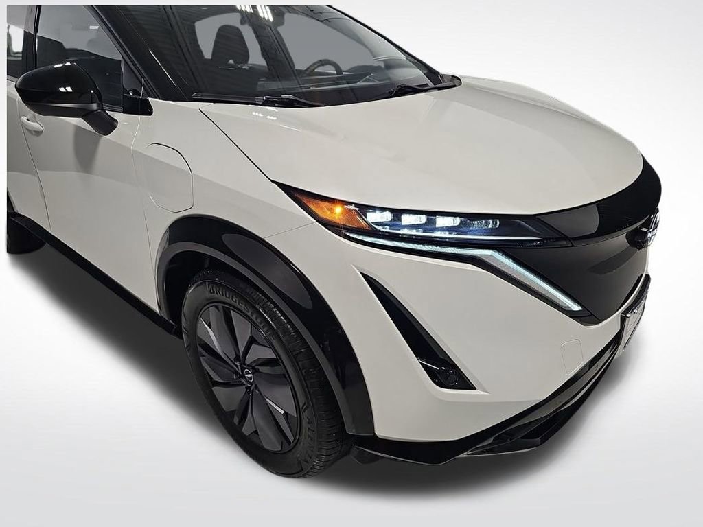 Used 2023 Nissan Ariya AWD image 10