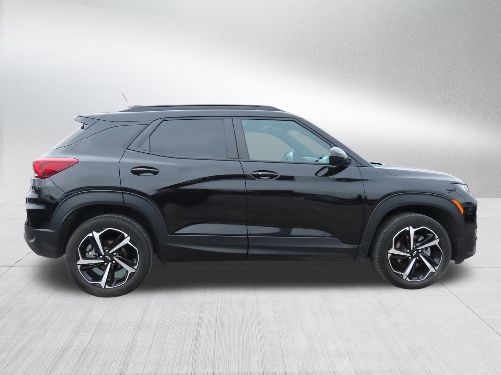 Used 2023 Chevrolet TrailBlazer RS w/ Sun and Liftgate Package AWD/4WD image 8