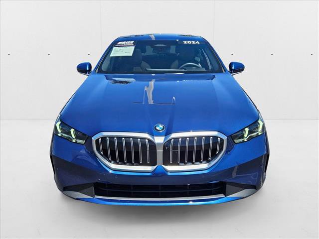 Used 2024 BMW 530i w/ Premium Package image 2