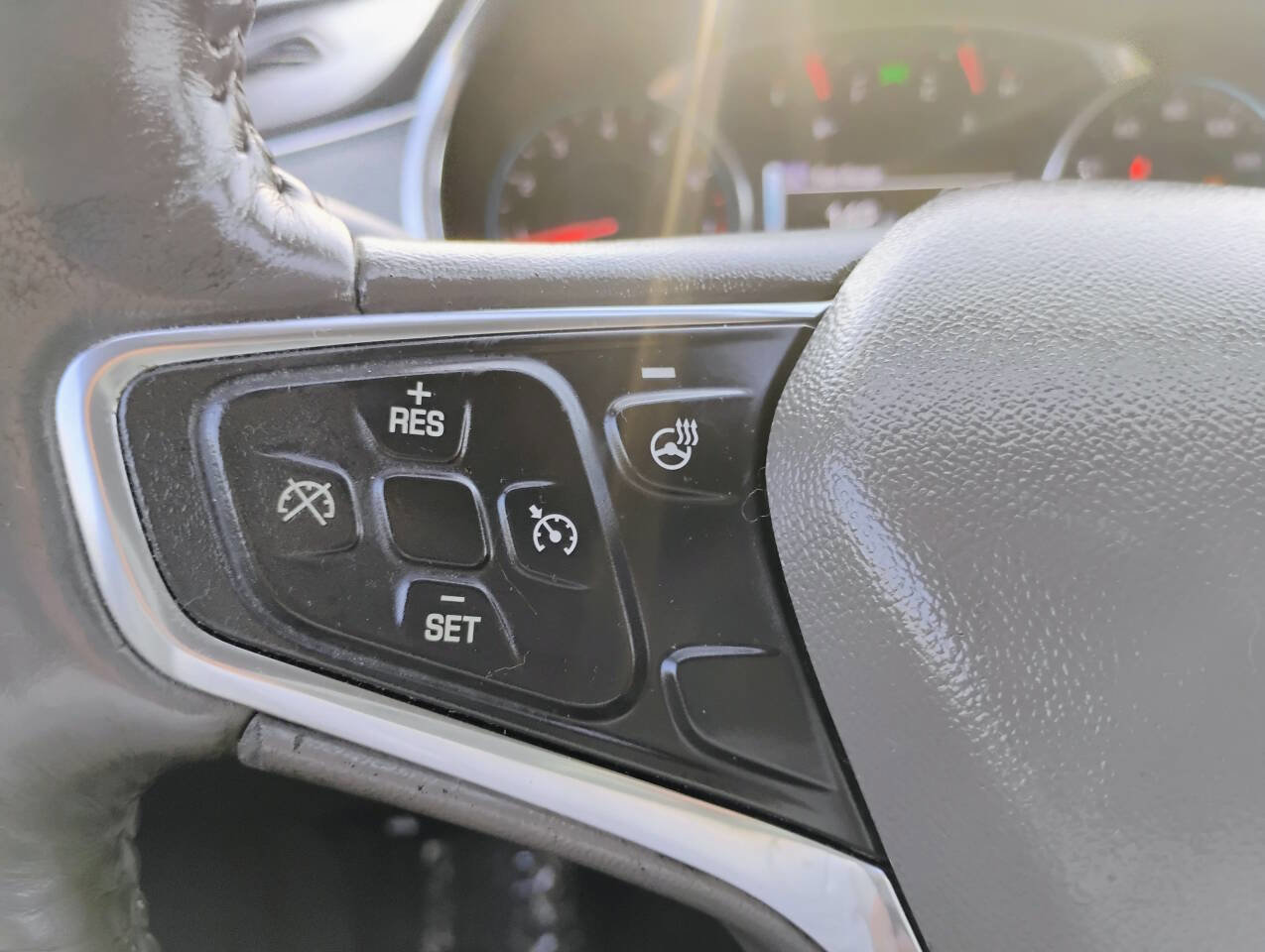Used 2017 Chevrolet Malibu Premier FWD image 20