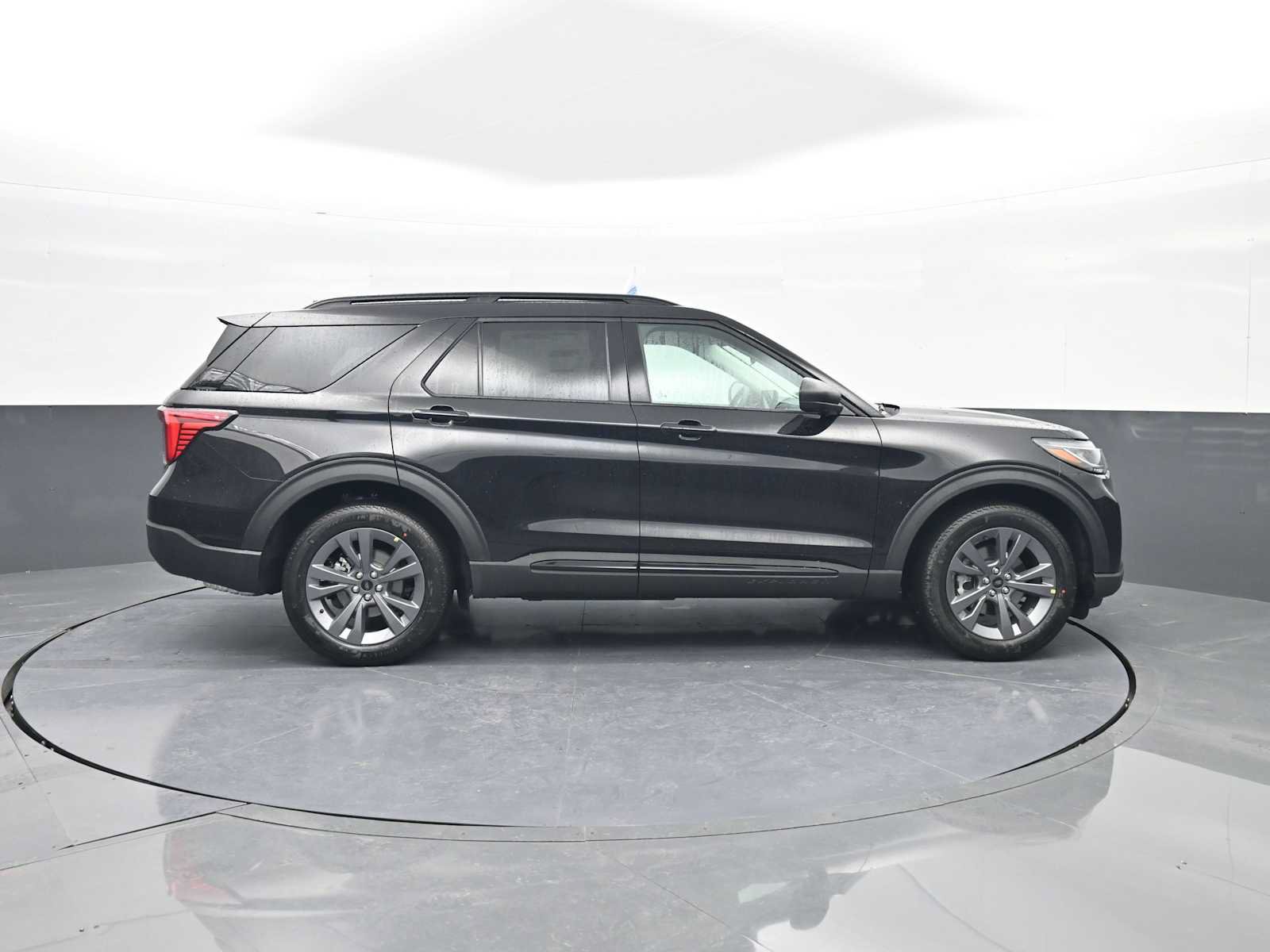 New 2026 Ford Explorer Active w/ Active Comfort Package AWD/4WD image 9