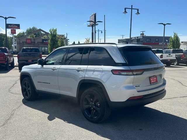 Certified 2023 Jeep Grand Cherokee Altitude AWD/4WD image 4