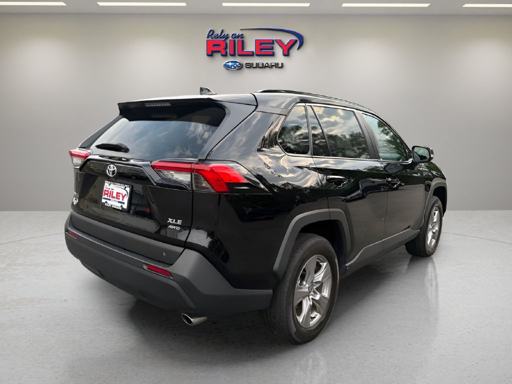 Used 2025 Toyota RAV4 XLE AWD/4WD image 6