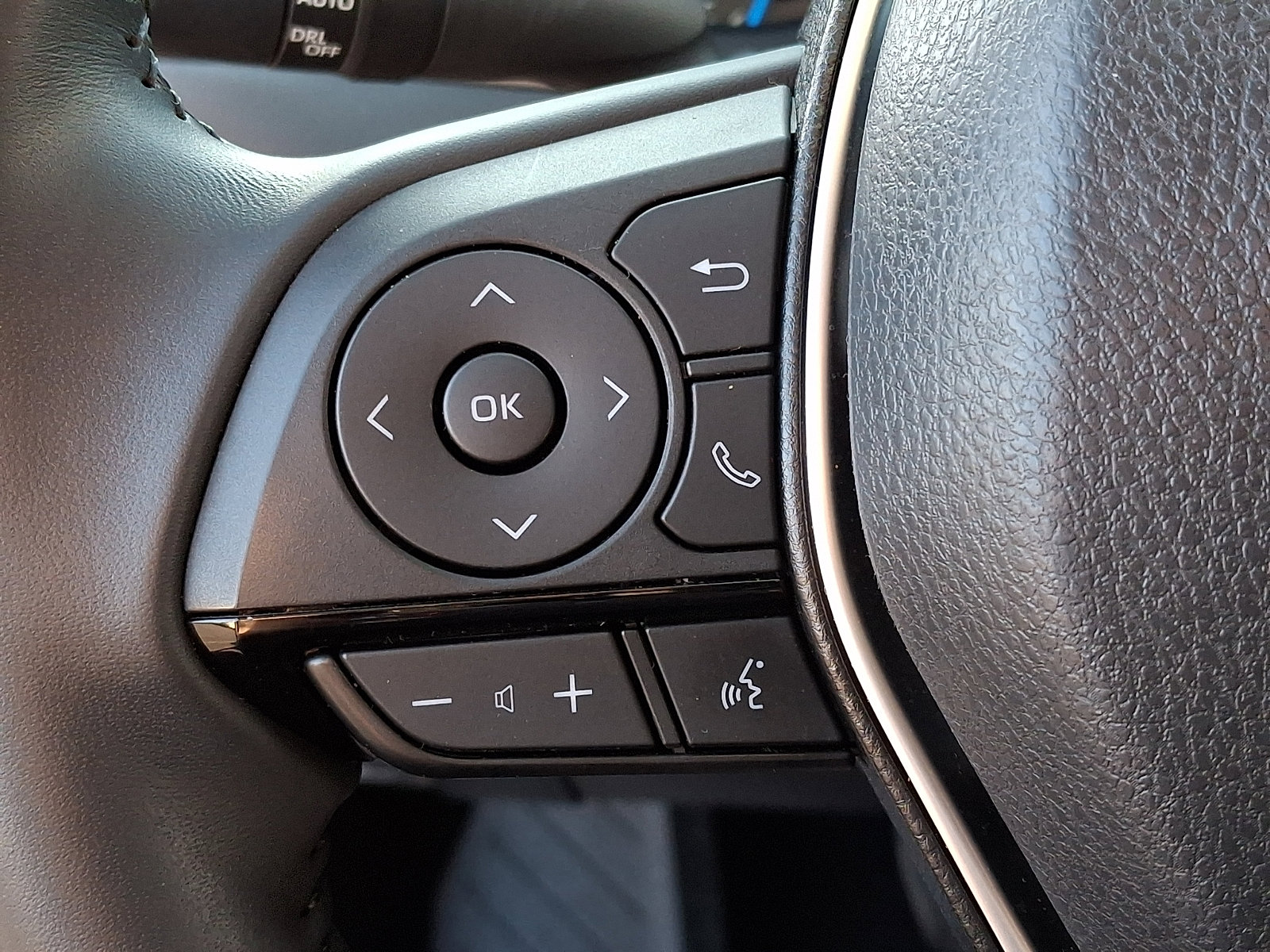 Used 2023 Toyota Venza XLE AWD/4WD image 26
