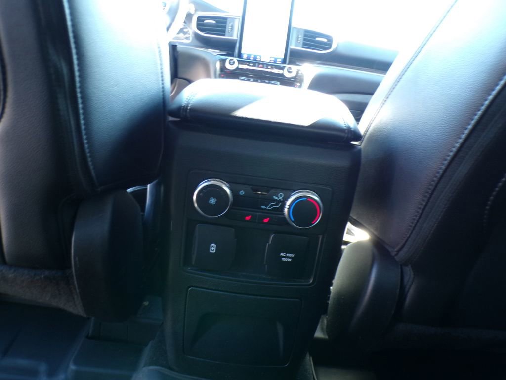 Used 2022 Ford Explorer Limited w/ Limited Technology Package image 23