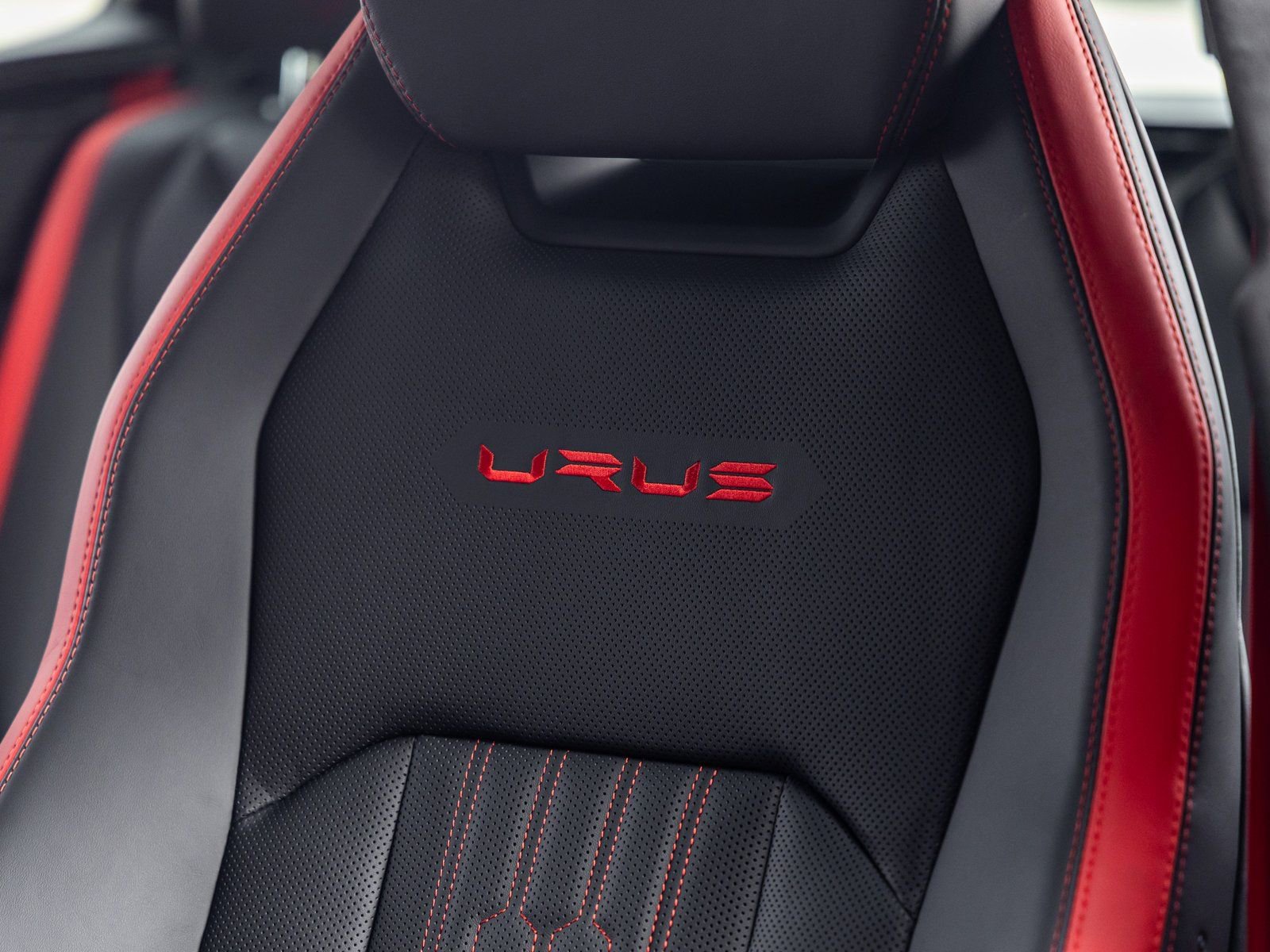 Used 2024 Lamborghini Urus S image 30