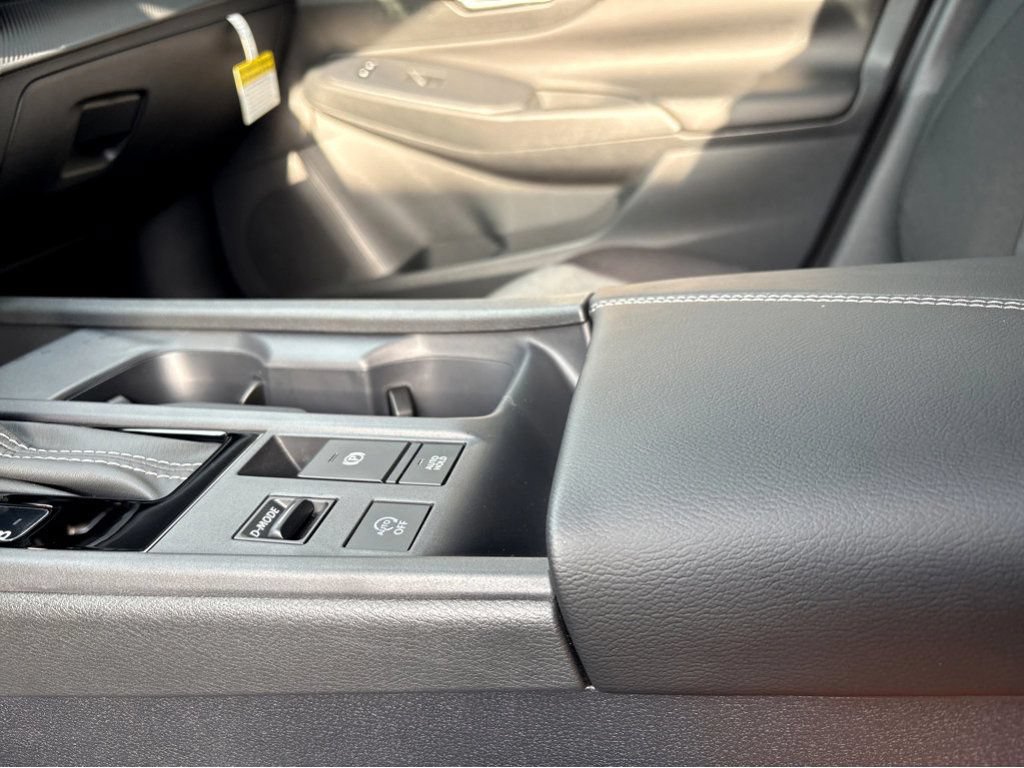 New 2026 Nissan Sentra SV w/ SV Convenience Package FWD image 9
