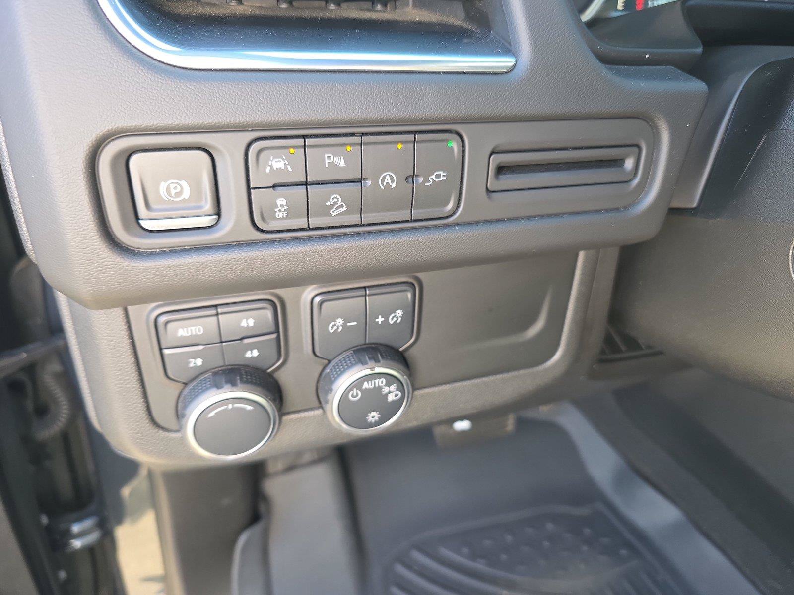 Used 2021 Chevrolet Tahoe Premier AWD/4WD image 19