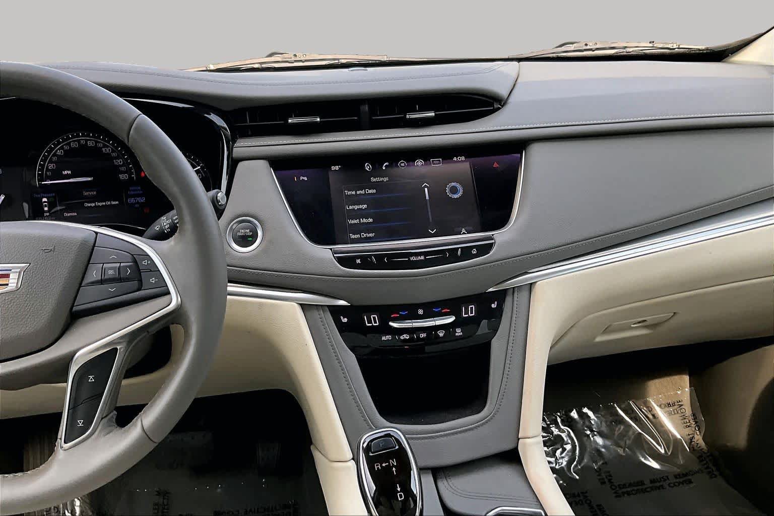 Used 2017 Cadillac XT5 Luxury w/ Driver Awareness Package FWD image 7