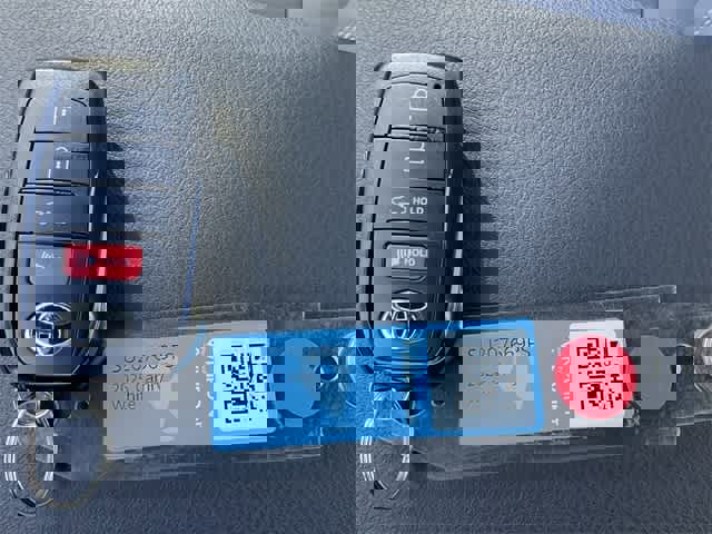 Used 2025 Toyota Camry SE image 27