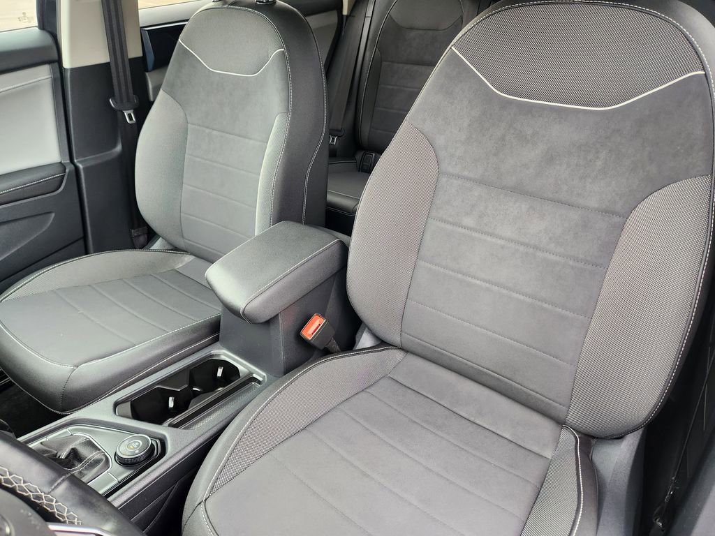 Certified 2024 Volkswagen Taos SE image 8