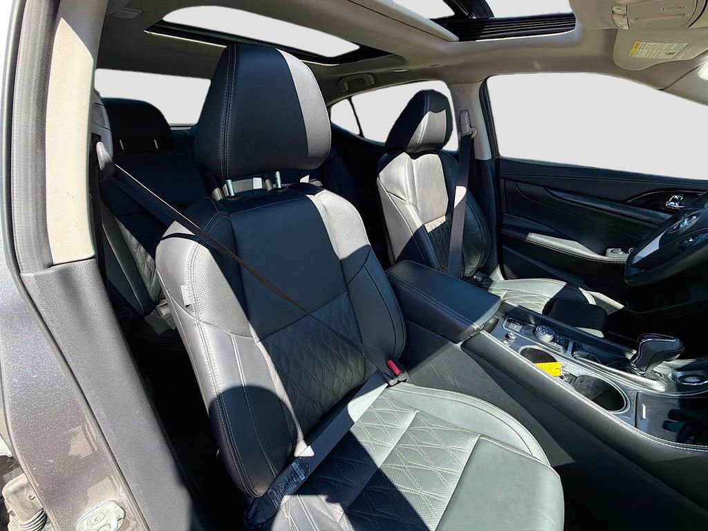 Used 2023 Nissan Maxima Platinum w/ Sport Mat Group FWD image 29