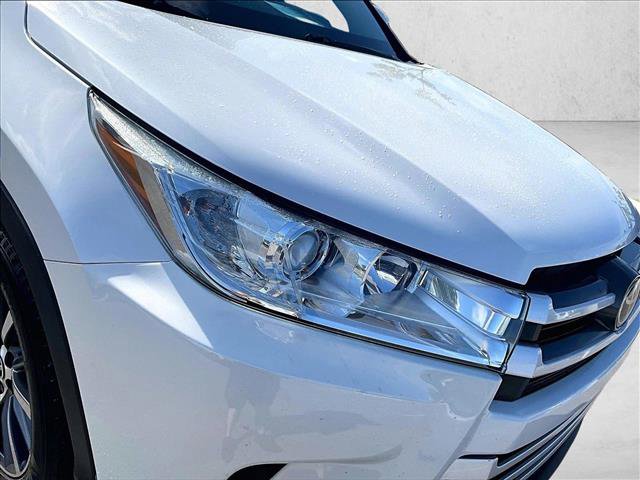 Used 2018 Toyota Highlander XLE image 29
