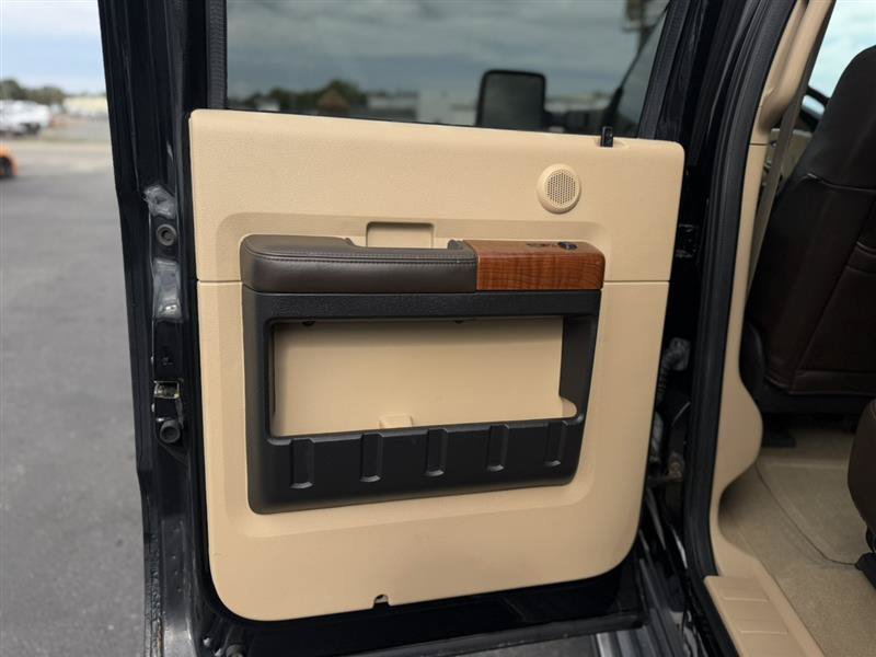 Used 2016 Ford F250 King Ranch w/ King Ranch Package AWD/4WD image 48