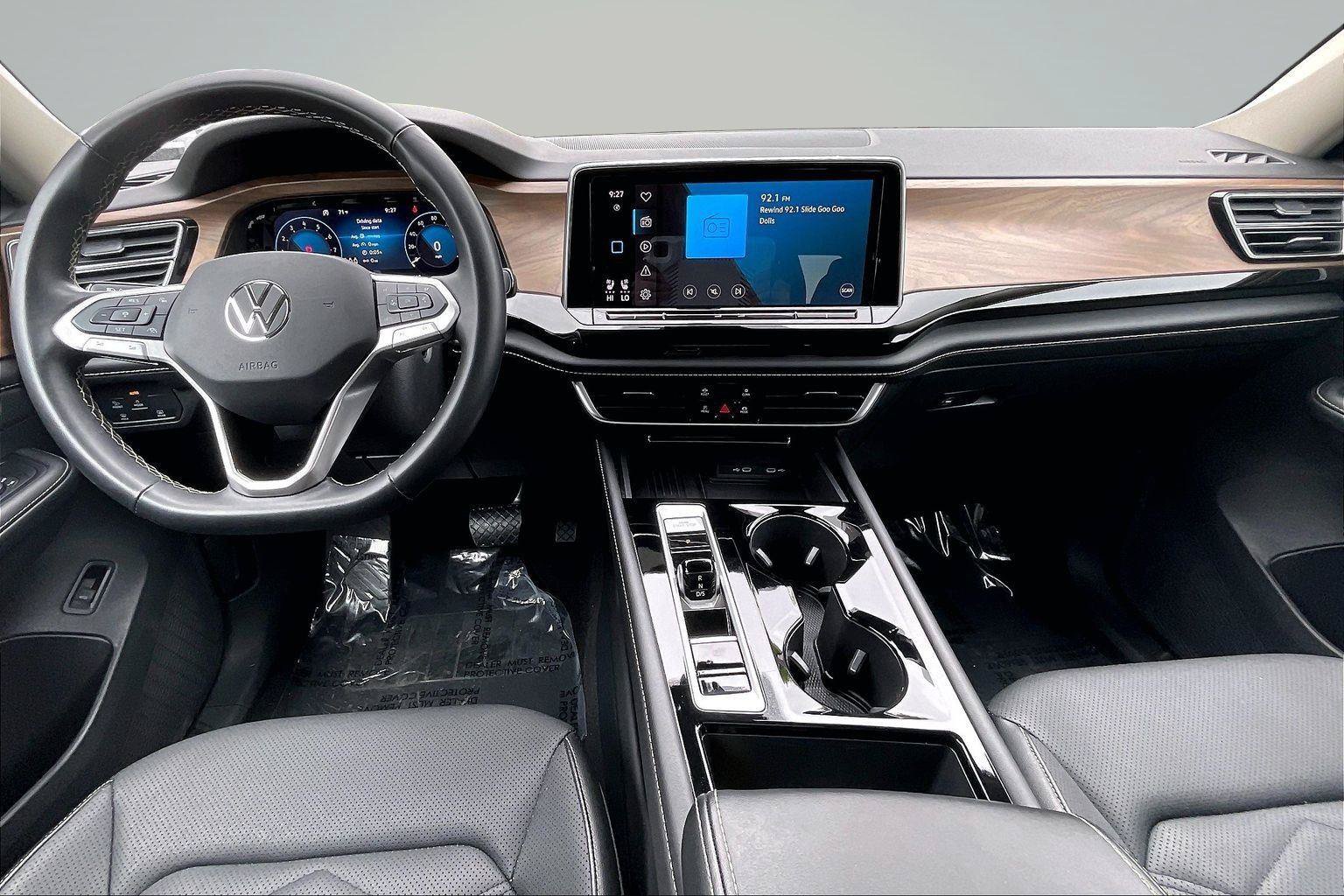 Used 2025 Volkswagen Atlas SE AWD/4WD image 37