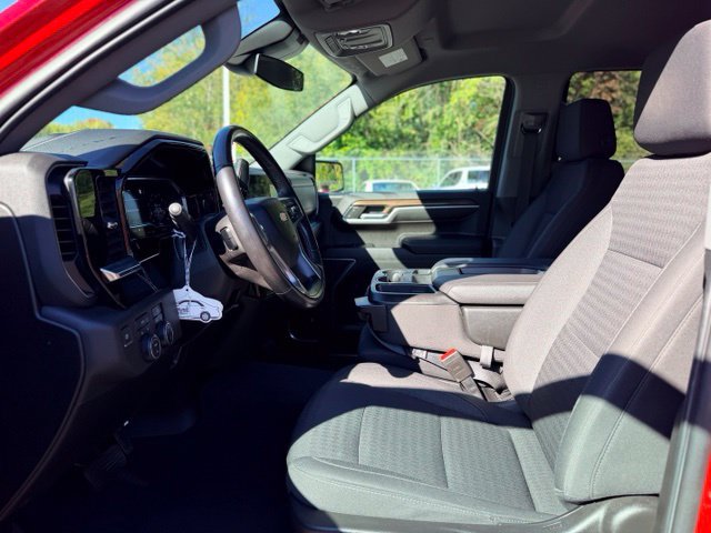Used 2022 Chevrolet Silverado 1500 LT AWD/4WD image 7