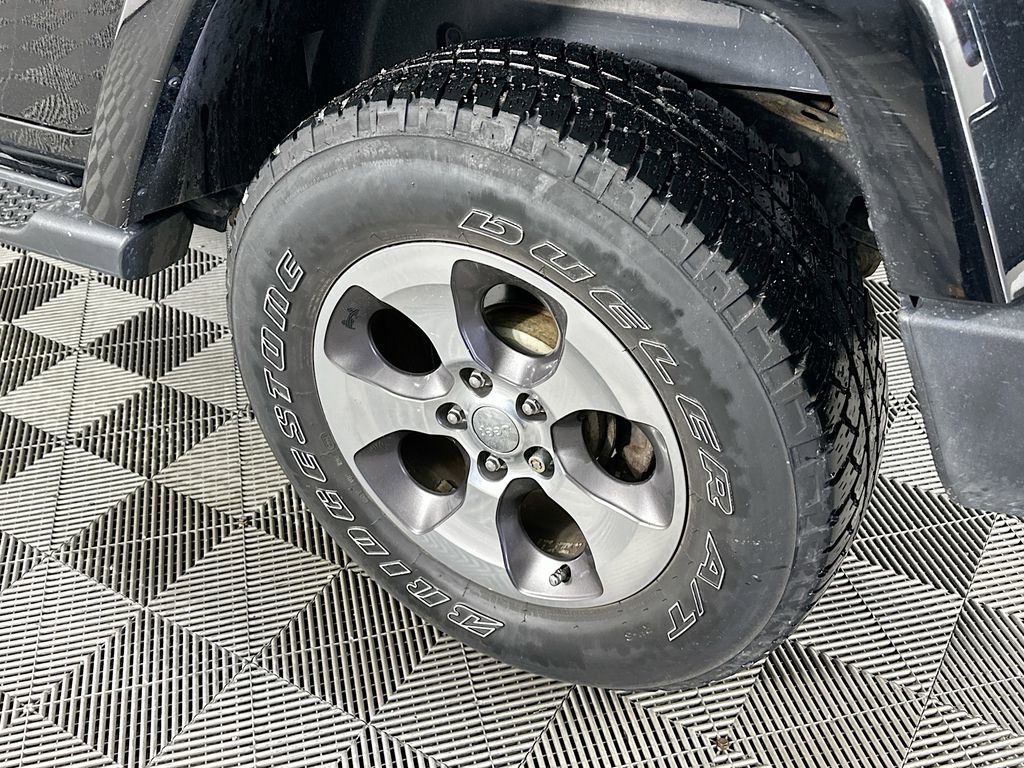 Used 2017 Jeep Wrangler Unlimited Sahara w/ Connectivity Group image 34