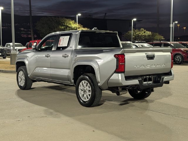 Used 2024 Toyota Tacoma SR5 AWD/4WD image 8