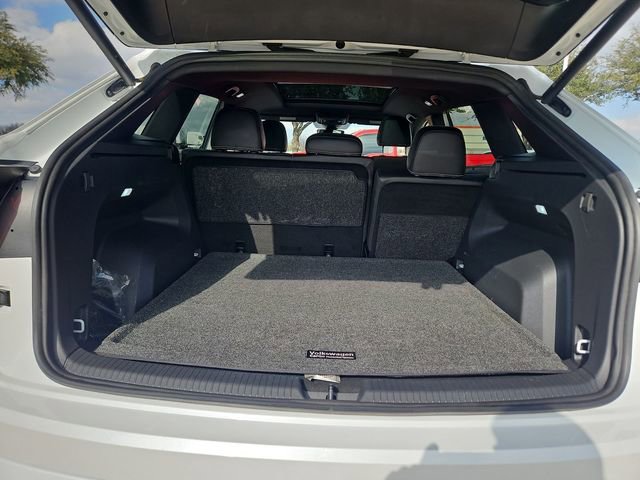 Used 2024 Volkswagen Atlas Cross Sport SEL R-Line image 26