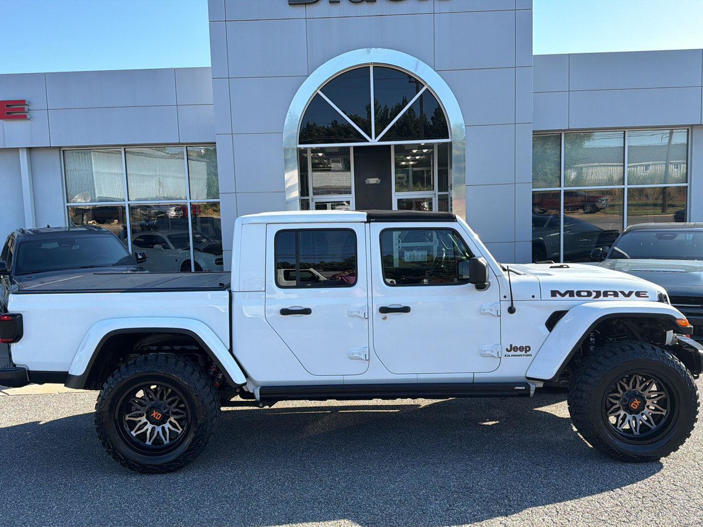 Used 2020 Jeep Gladiator Mojave AWD/4WD image 23