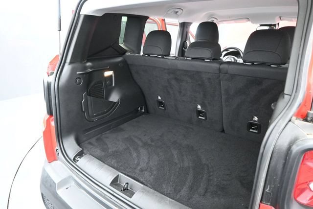 Used 2023 Jeep Renegade Latitude w/ Premium Group AWD/4WD image 19