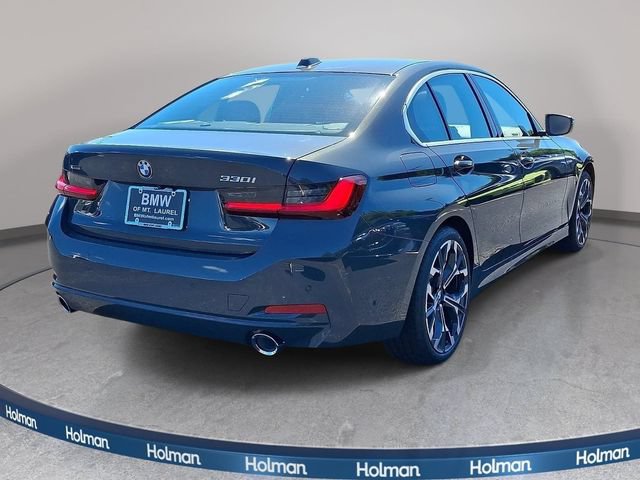 New 2026 BMW 330i xDrive Sedan w/ Premium Package AWD/4WD image 4