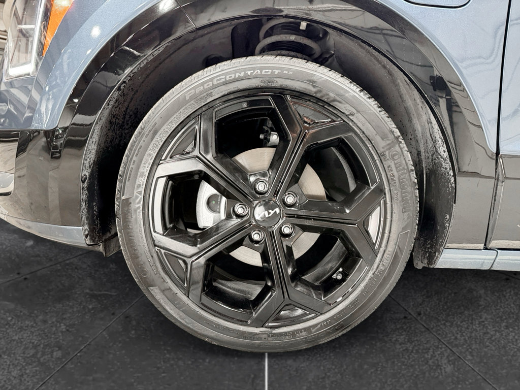 Used 2023 Kia Niro SX Touring image 29