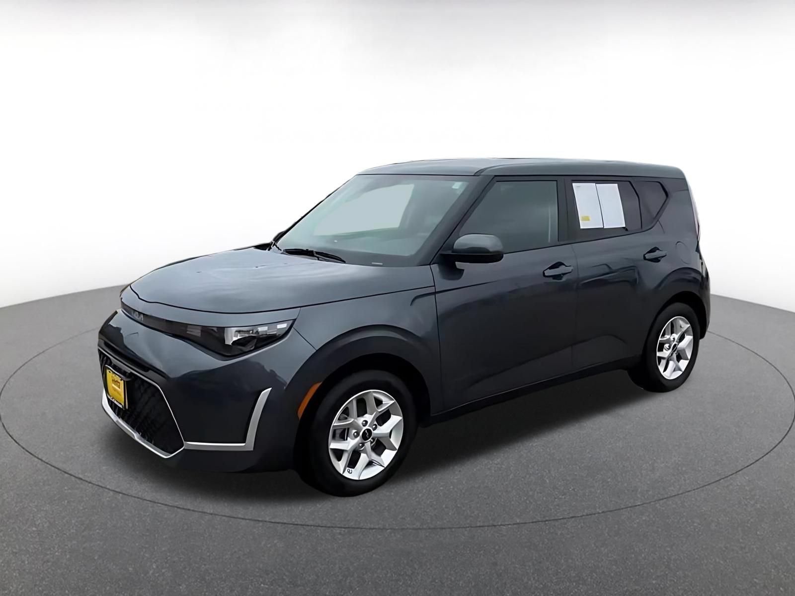 Used 2025 Kia Soul LX w/ LX Technology Package FWD image 8