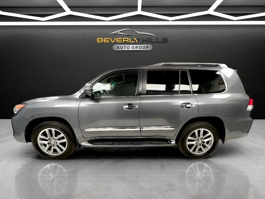 Used 2015 Lexus LX 570 4WD w/ Luxury Package image 2