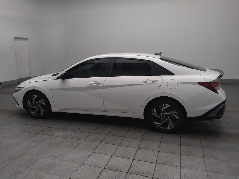 Used 2025 Hyundai Elantra Sport FWD image 3