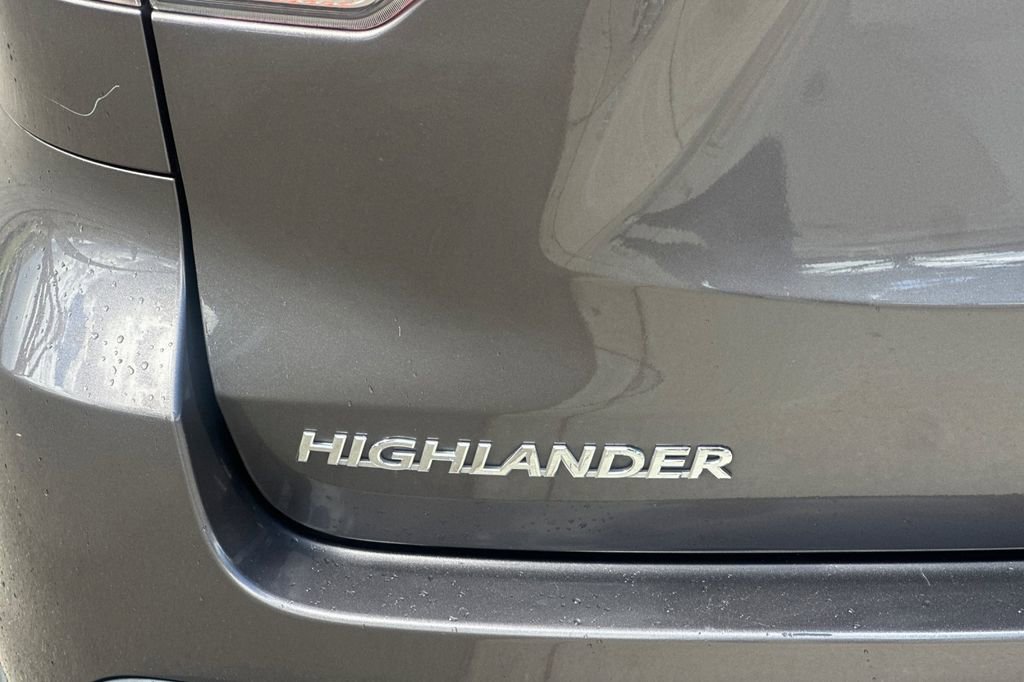 Used 2019 Toyota Highlander LE image 24