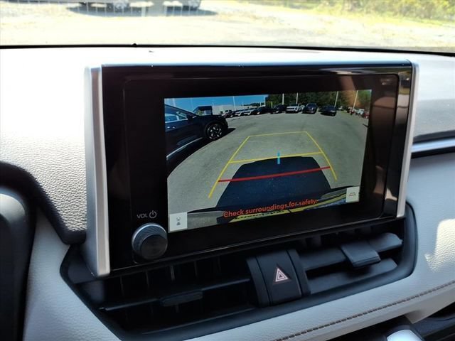 Used 2025 Toyota RAV4 XLE FWD image 27