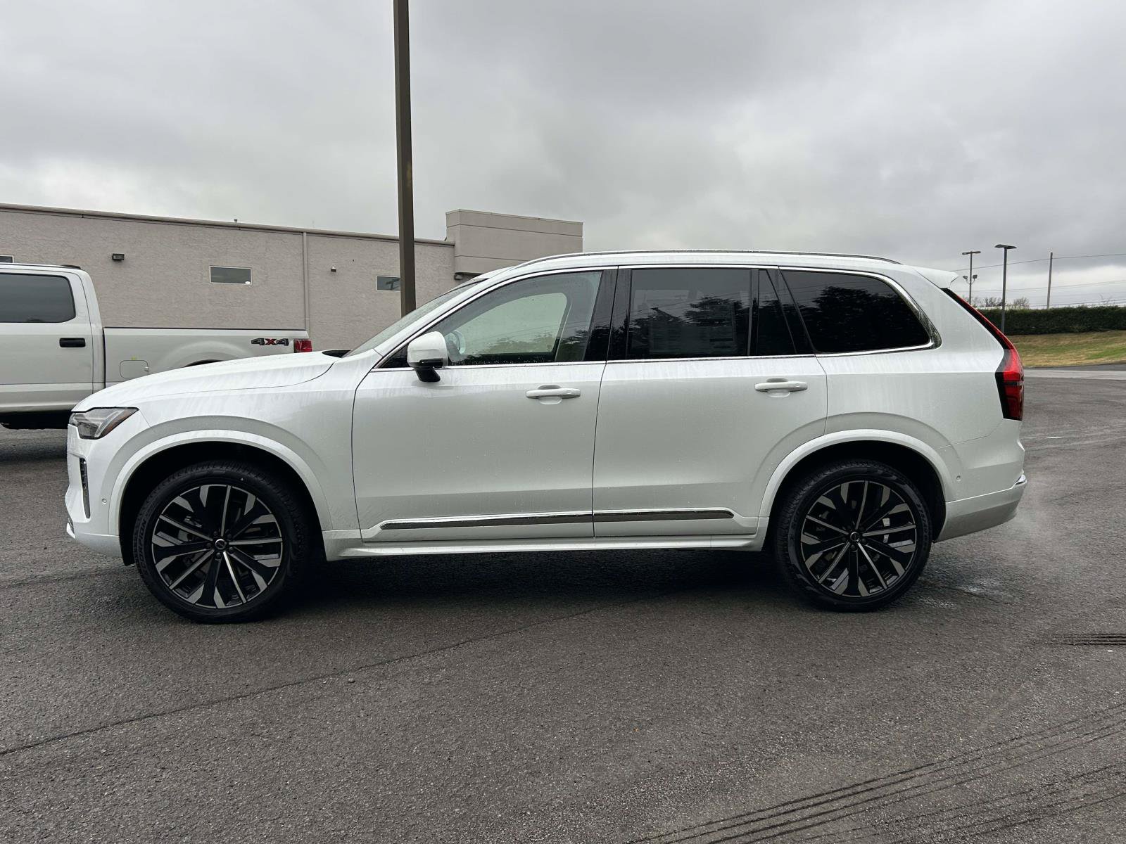 New 2026 Volvo XC90 B6 Ultra w/ Protection Package AWD/4WD image 6