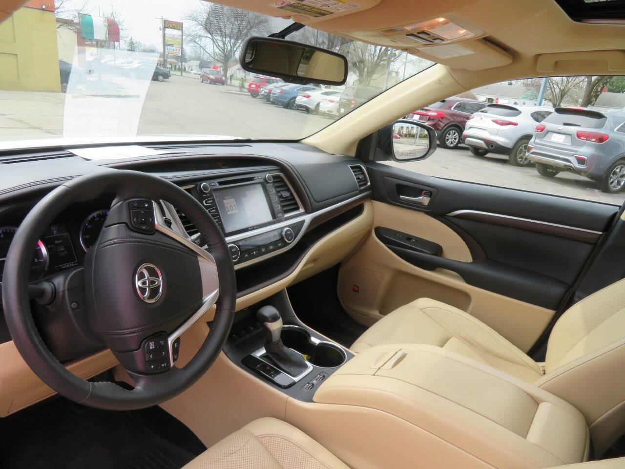 Used 2015 Toyota Highlander Limited image 12