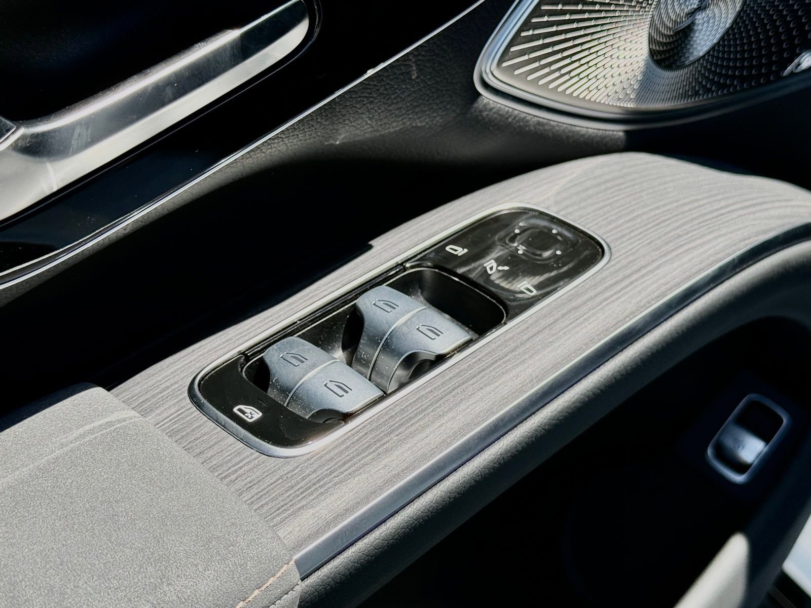 New 2026 Mercedes-Benz EQS 550 4MATIC SUV image 17