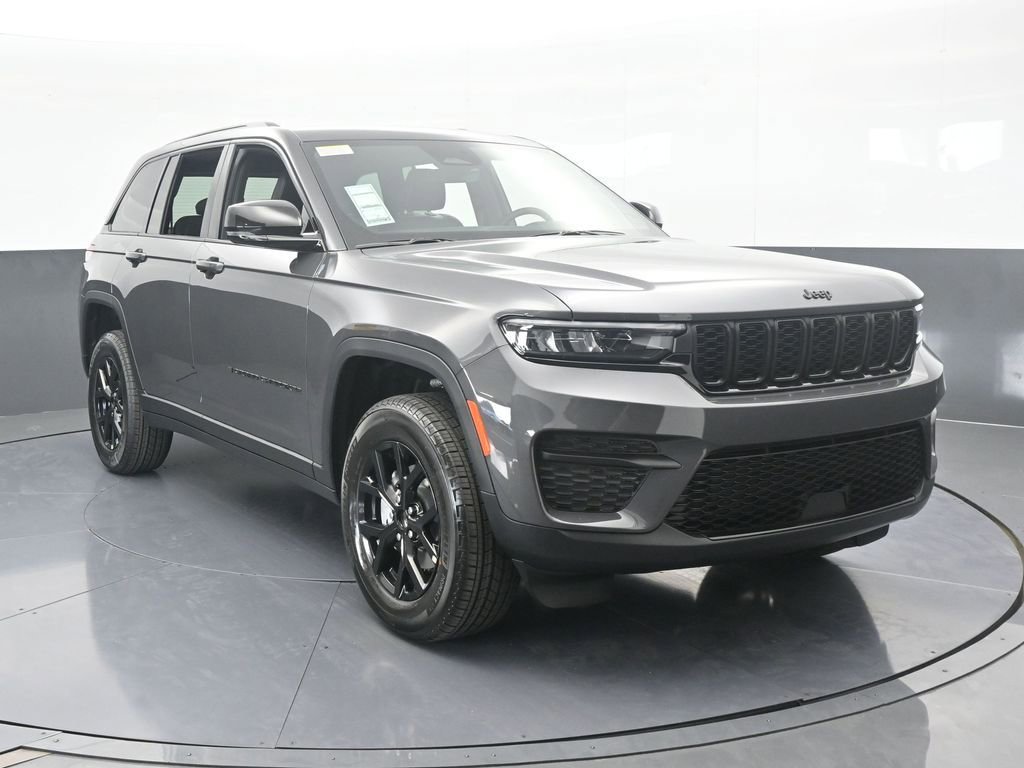 New 2025 Jeep Grand Cherokee Altitude image 9
