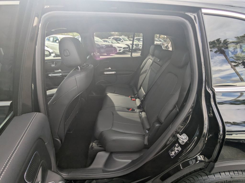 Used 2024 Mercedes-Benz GLB 250 4MATIC image 25