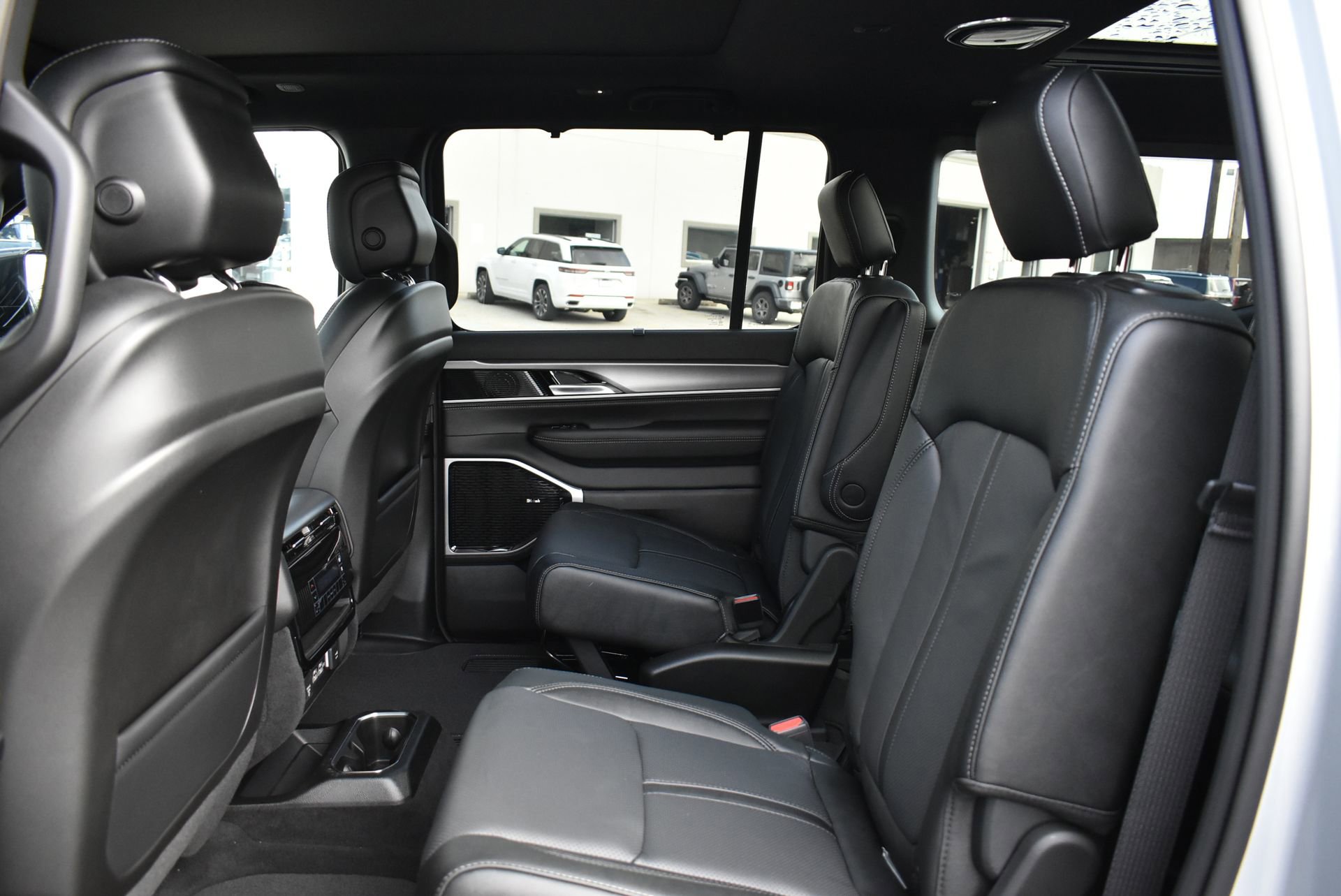 New 2026 Jeep Grand Wagoneer Limited AWD/4WD image 16
