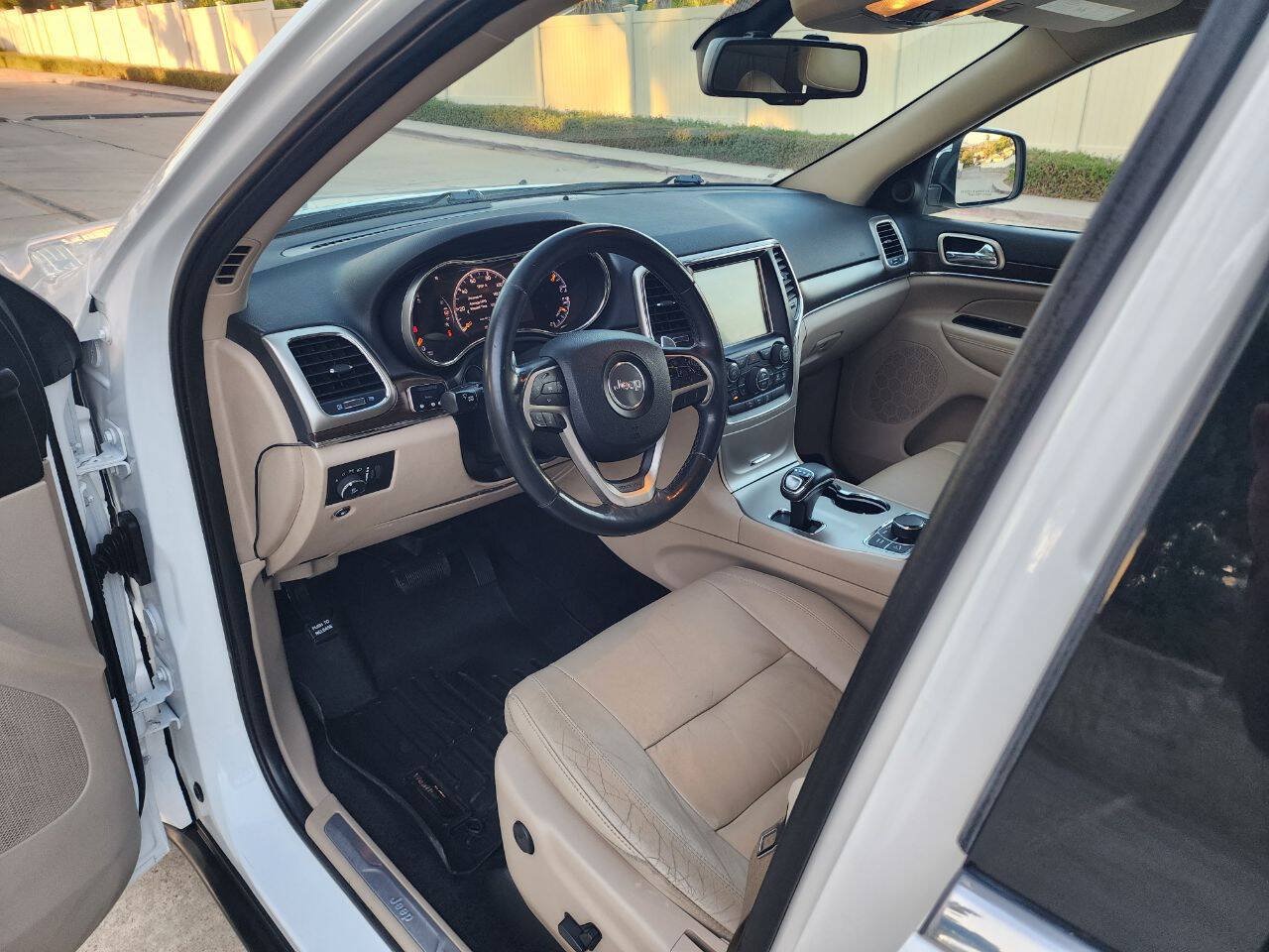 Used 2015 Jeep Grand Cherokee Limited AWD/4WD image 14
