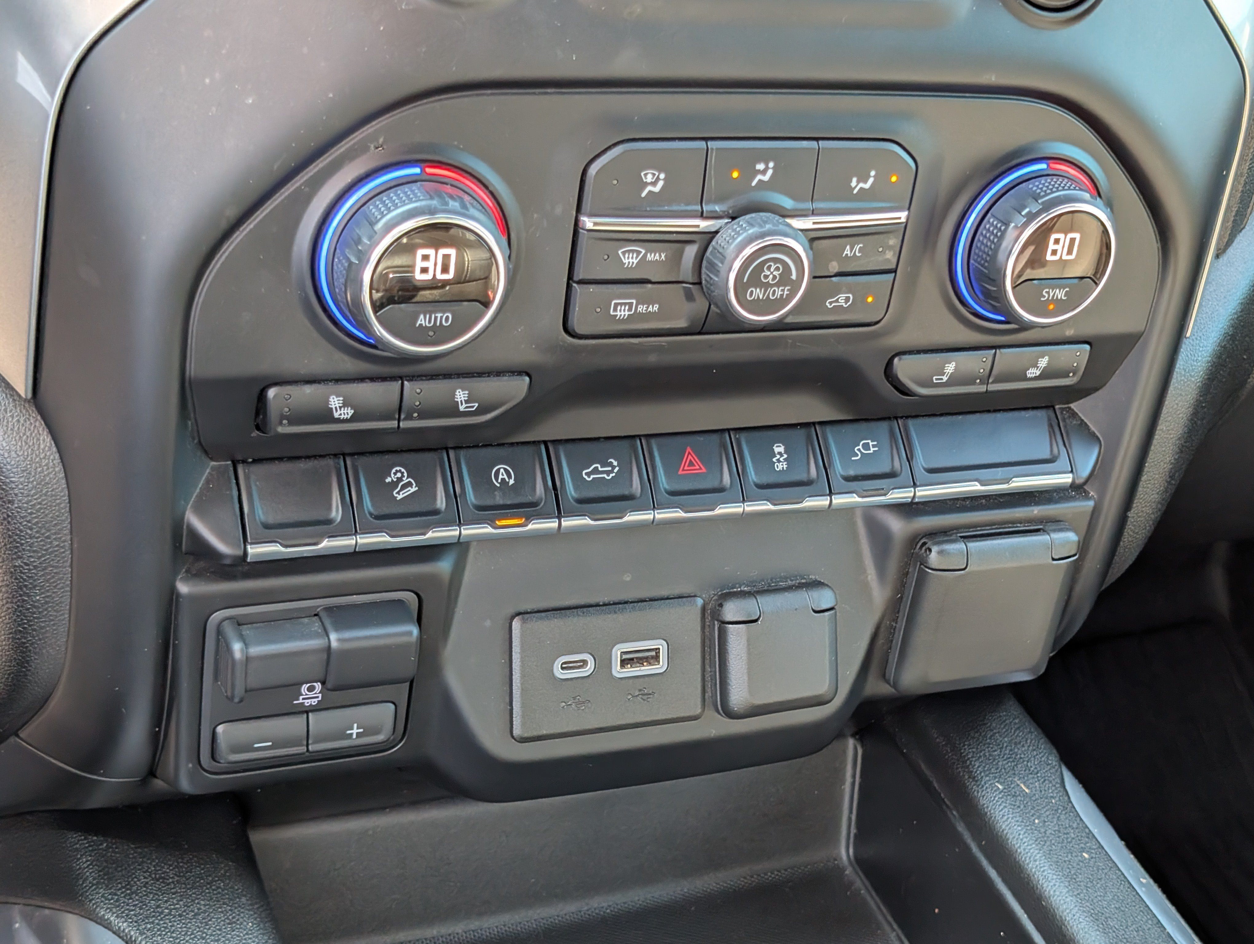 Used 2020 Chevrolet Silverado 1500 RST AWD/4WD image 29