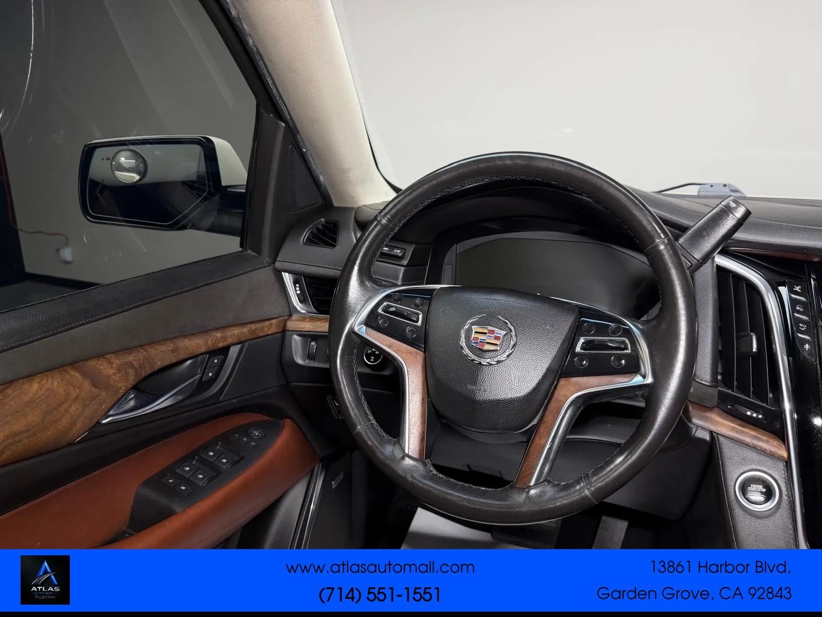 Used 2015 Cadillac Escalade Premium AWD/4WD image 25