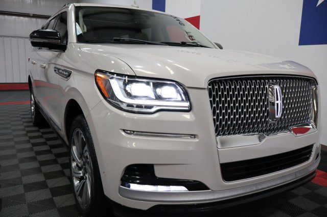 Used 2022 Lincoln Navigator L Reserve RWD image 26