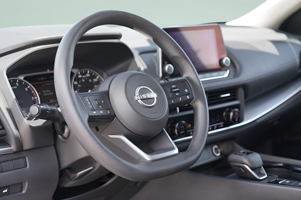 Used 2024 Nissan Rogue SV AWD/4WD image 23