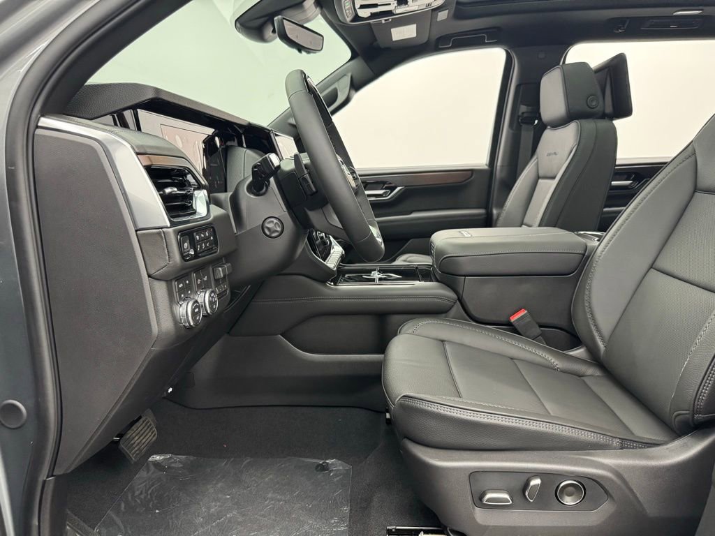New 2026 GMC Yukon XL Denali w/ Denali Reserve Package image 21
