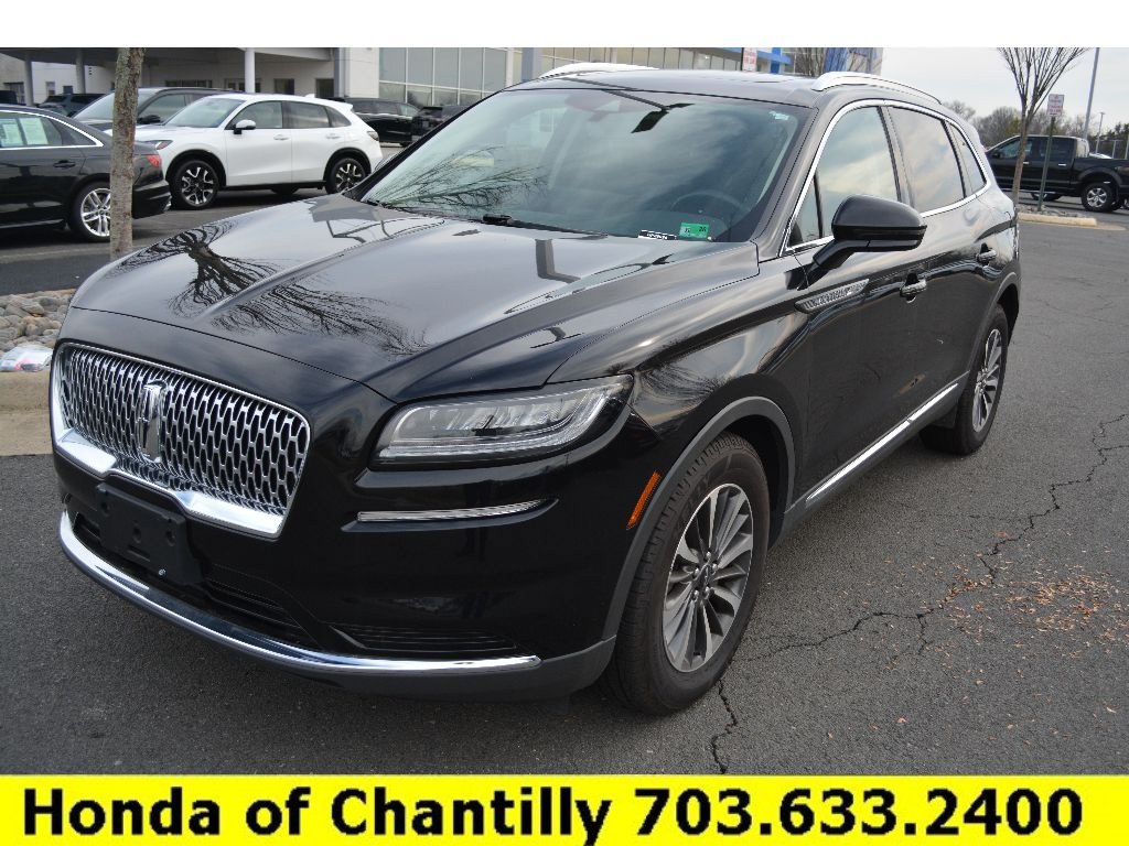 Used 2023 Lincoln Nautilus Reserve AWD/4WD image 3