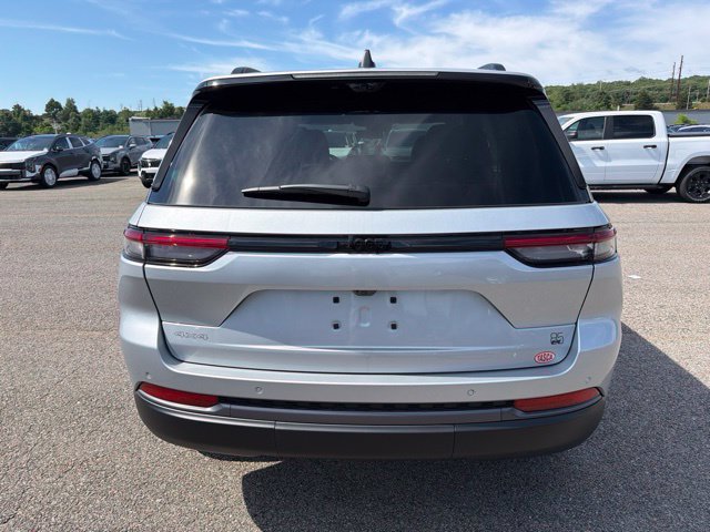 New 2026 Jeep Grand Cherokee Limited AWD/4WD image 6